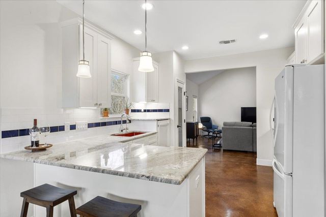 107 E Keamuku CT, Bastrop, TX 78602