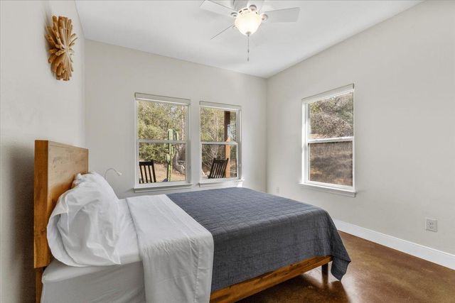 107 E Keamuku CT, Bastrop, TX 78602