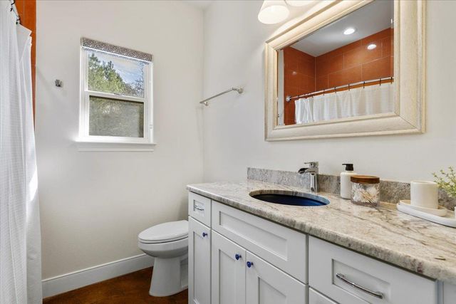 107 E Keamuku CT, Bastrop, TX 78602