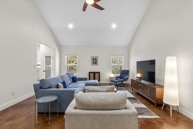 107 E Keamuku CT, Bastrop, TX 78602