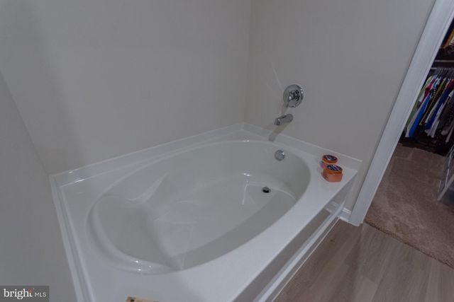 38 BLOOMSBURY ST, Falling Waters, WV 25419