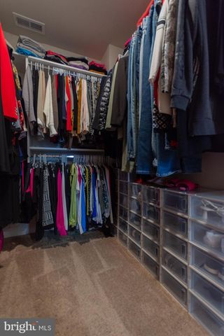 38 BLOOMSBURY ST, Falling Waters, WV 25419