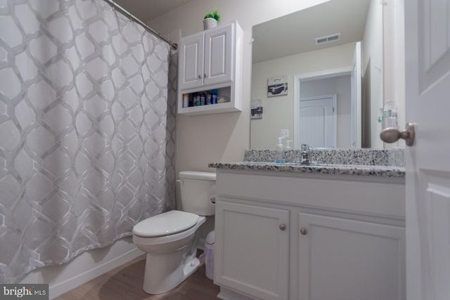 38 BLOOMSBURY ST, Falling Waters, WV 25419