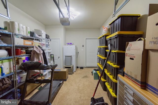 38 BLOOMSBURY ST, Falling Waters, WV 25419