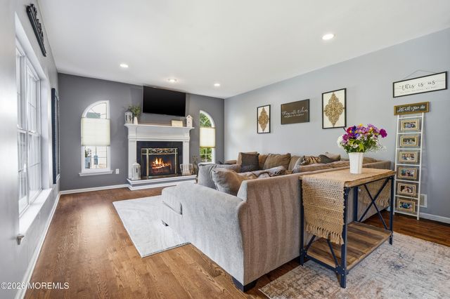 28 Amethyst Way, Jackson, NJ 08527