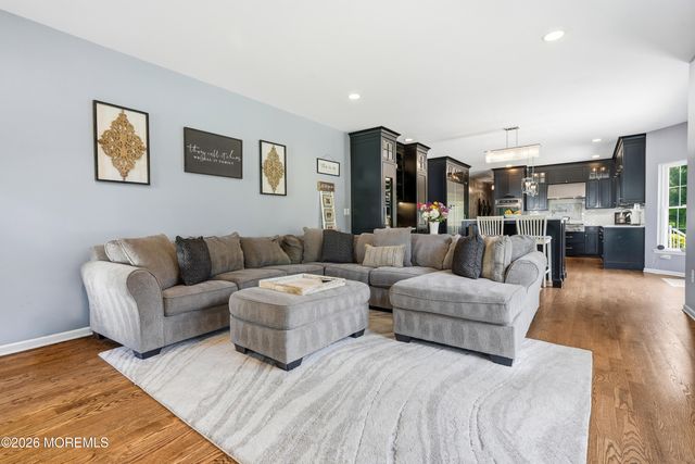 28 Amethyst Way, Jackson, NJ 08527