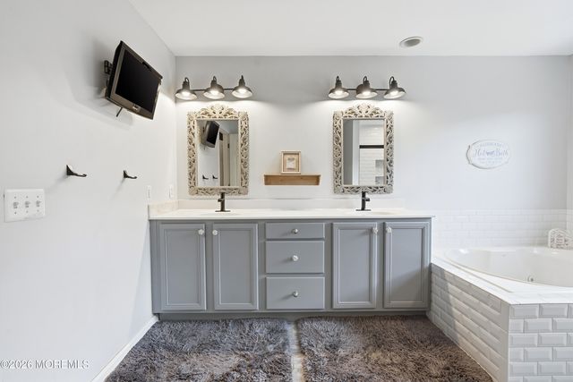 28 Amethyst Way, Jackson, NJ 08527