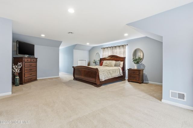 28 Amethyst Way, Jackson, NJ 08527