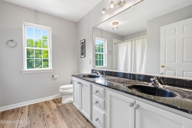 28 Amethyst Way, Jackson, NJ 08527