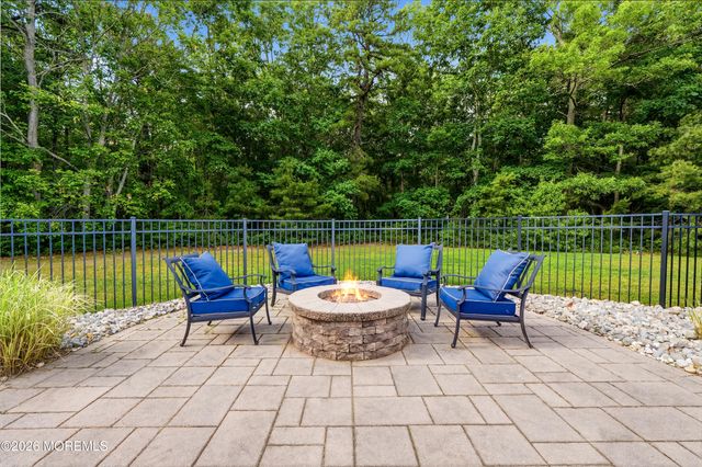 28 Amethyst Way, Jackson, NJ 08527