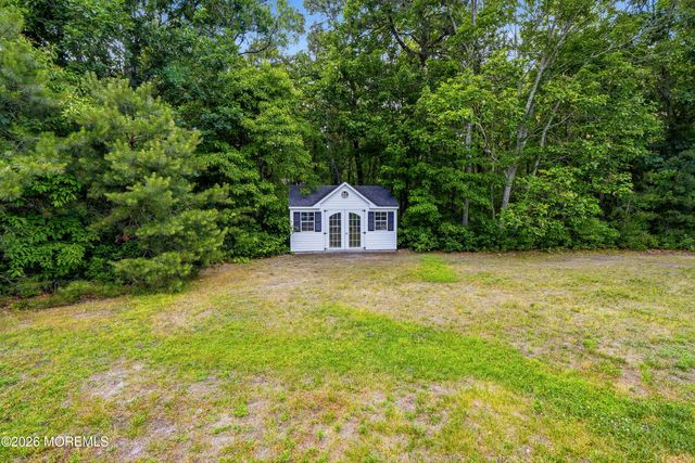 28 Amethyst Way, Jackson, NJ 08527