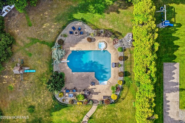 28 Amethyst Way, Jackson, NJ 08527