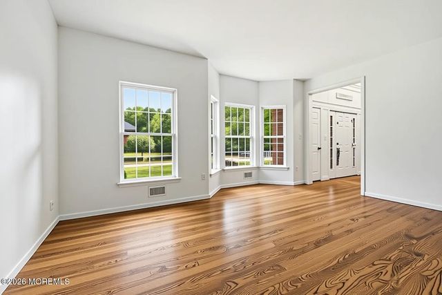 28 Amethyst Way, Jackson, NJ 08527