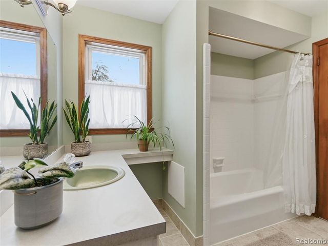 3360 S Hadley Road, Ortonville, MI 48462