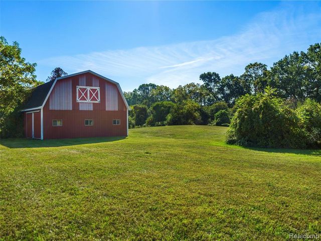 3360 S Hadley Road, Ortonville, MI 48462