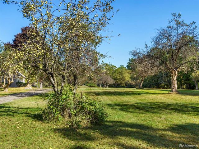 3360 S Hadley Road, Ortonville, MI 48462