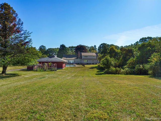 3360 S Hadley Road, Ortonville, MI 48462