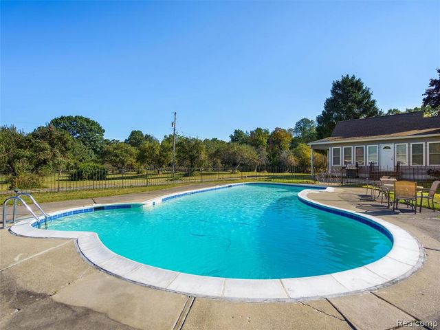 3360 S Hadley Road, Ortonville, MI 48462