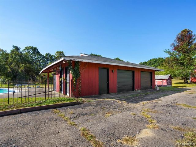 3360 S Hadley Road, Ortonville, MI 48462