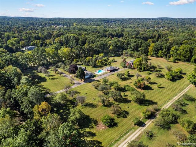 3360 S Hadley Road, Ortonville, MI 48462
