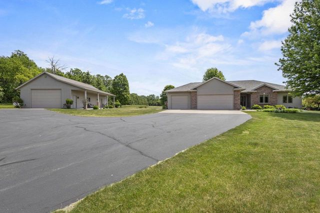 N7166 Forest Ridge Road, Ripon, WI 54971