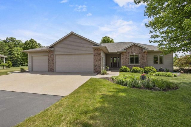 N7166 Forest Ridge Road, Ripon, WI 54971