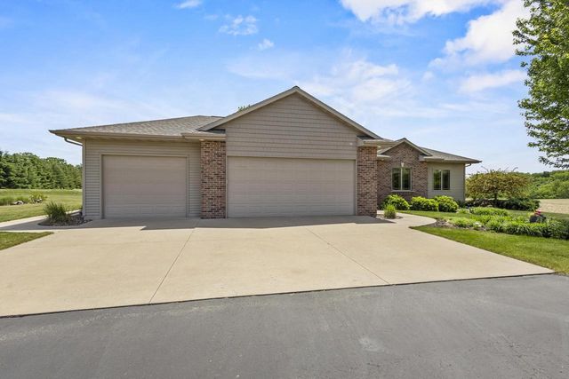 N7166 Forest Ridge Road, Ripon, WI 54971