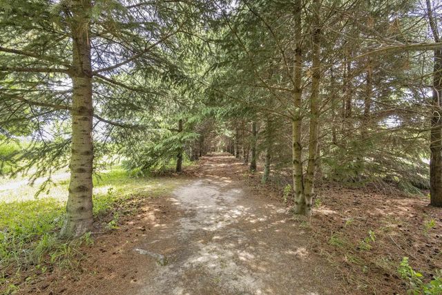N7166 Forest Ridge Road, Ripon, WI 54971