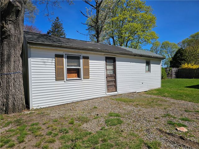 99 Pender Avenue, Warwick, RI 02889