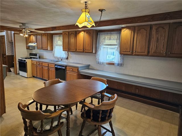99 Pender Avenue, Warwick, RI 02889