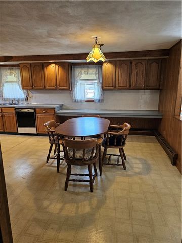 99 Pender Avenue, Warwick, RI 02889