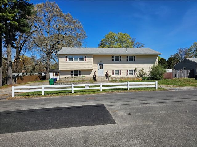 99 Pender Avenue, Warwick, RI 02889
