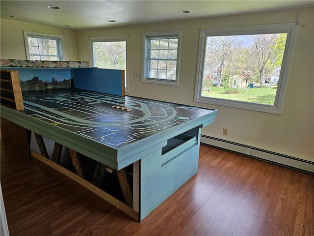 99 Pender Avenue, Warwick, RI 02889