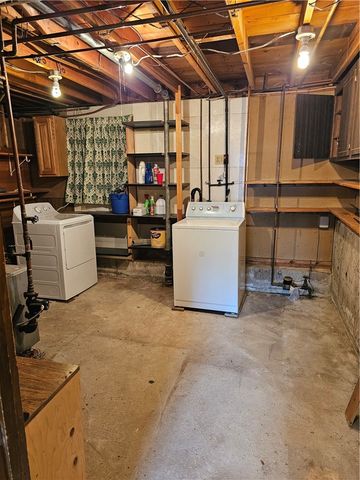 99 Pender Avenue, Warwick, RI 02889