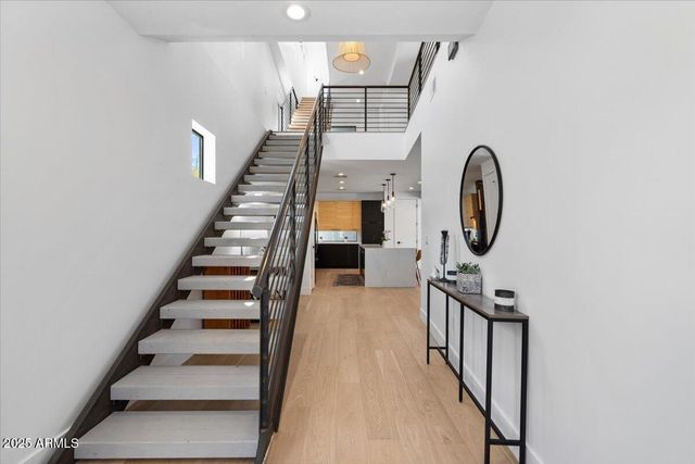 220 W Monterosa Street, Phoenix, AZ 85013