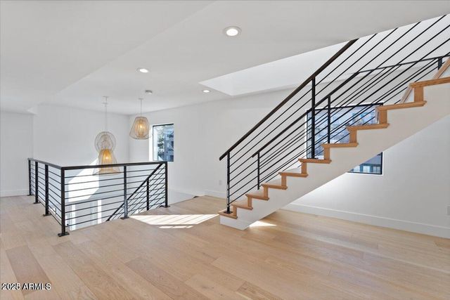 220 W Monterosa Street, Phoenix, AZ 85013