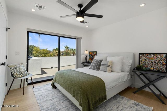 220 W Monterosa Street, Phoenix, AZ 85013