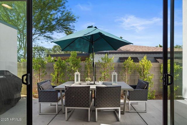 220 W Monterosa Street, Phoenix, AZ 85013