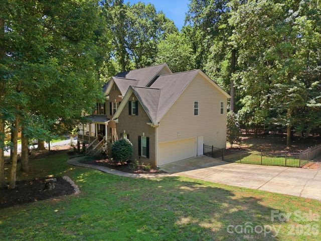 2006 Wedgewood Drive, Matthews, NC 28104
