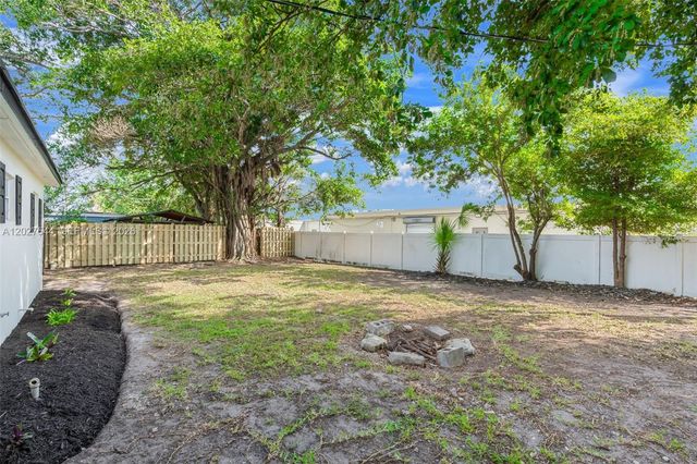 5808 Seton Dr, Margate, FL 33063