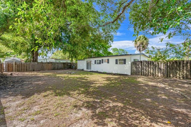 5808 Seton Dr, Margate, FL 33063