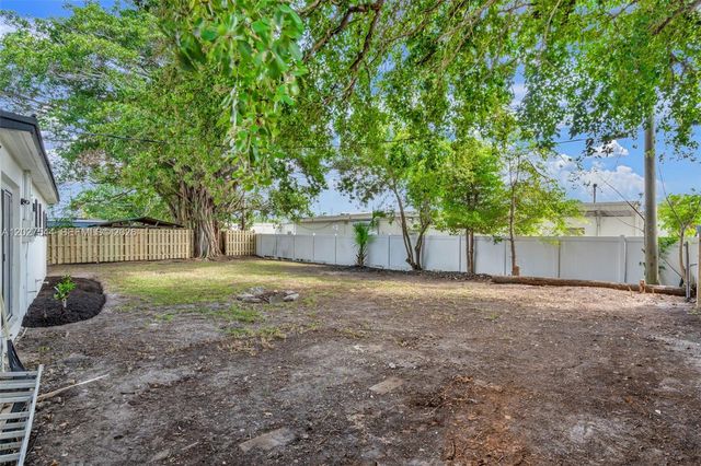 5808 Seton Dr, Margate, FL 33063