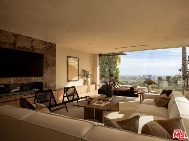 1778 Viewmont Drive, Los Angeles, CA 90069