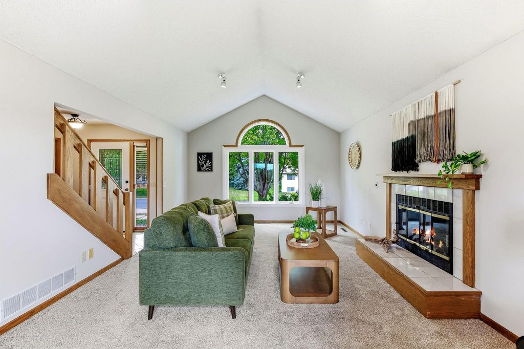 17330 Ipswich Way, Lakeville, MN 55044 — photo 5