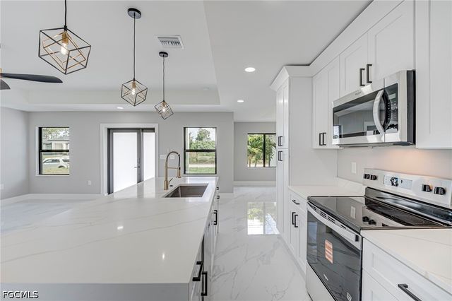 850 Foxtail ST, Lehigh Acres, FL 33974