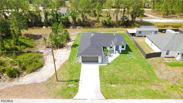850 Foxtail ST, Lehigh Acres, FL 33974