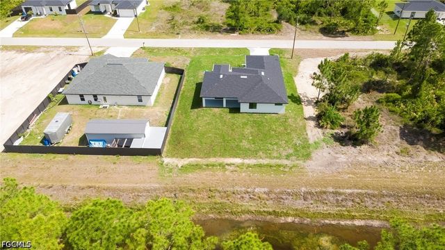 850 Foxtail ST, Lehigh Acres, FL 33974