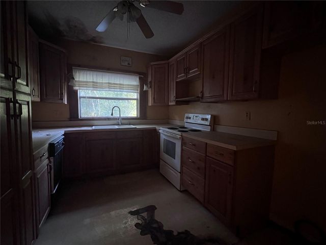 177 E 3RD AVENUE, Pierson, FL 32180