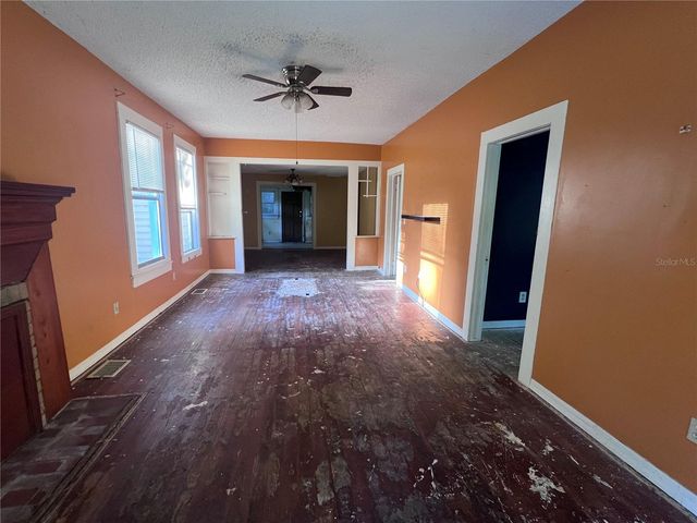 177 E 3RD AVENUE, Pierson, FL 32180