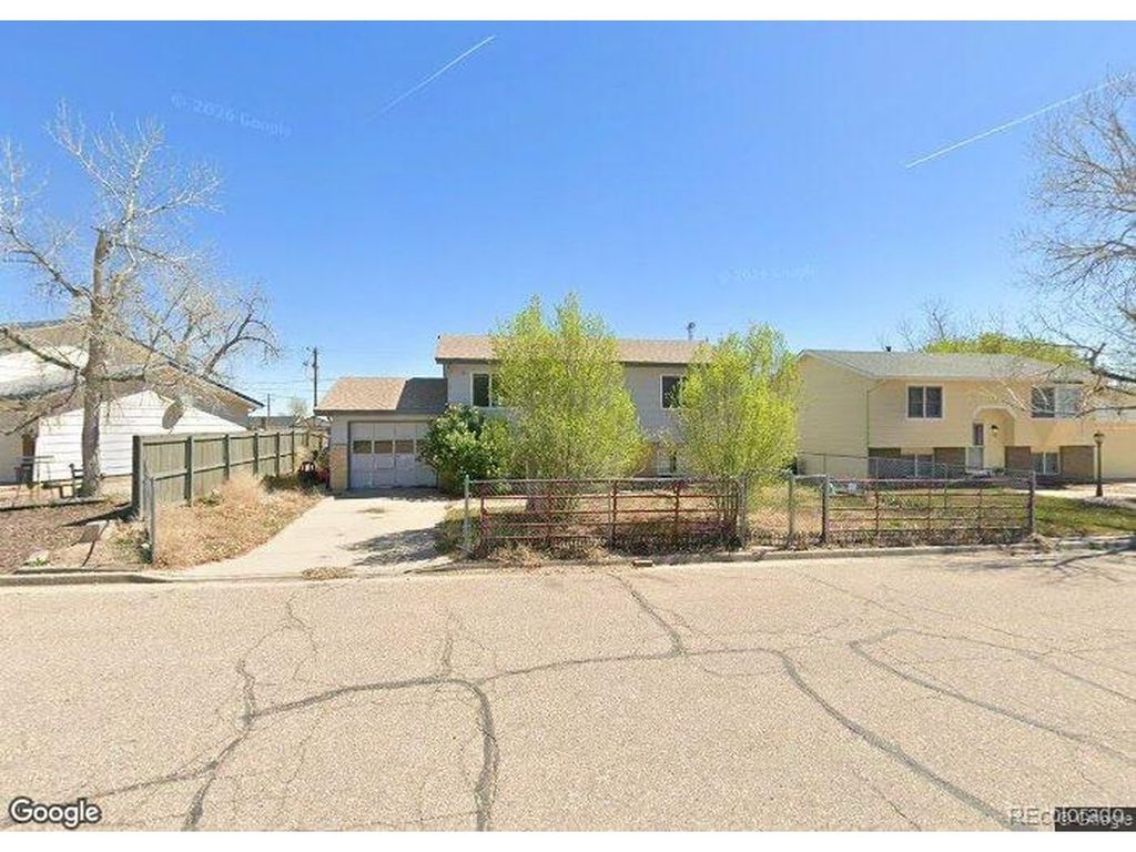 80 N Pine St, Keenesburg, CO 80643